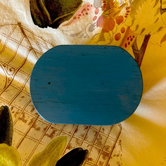 Small Wooden Box with Painted Rose Malling Design - Picture 5 of 8